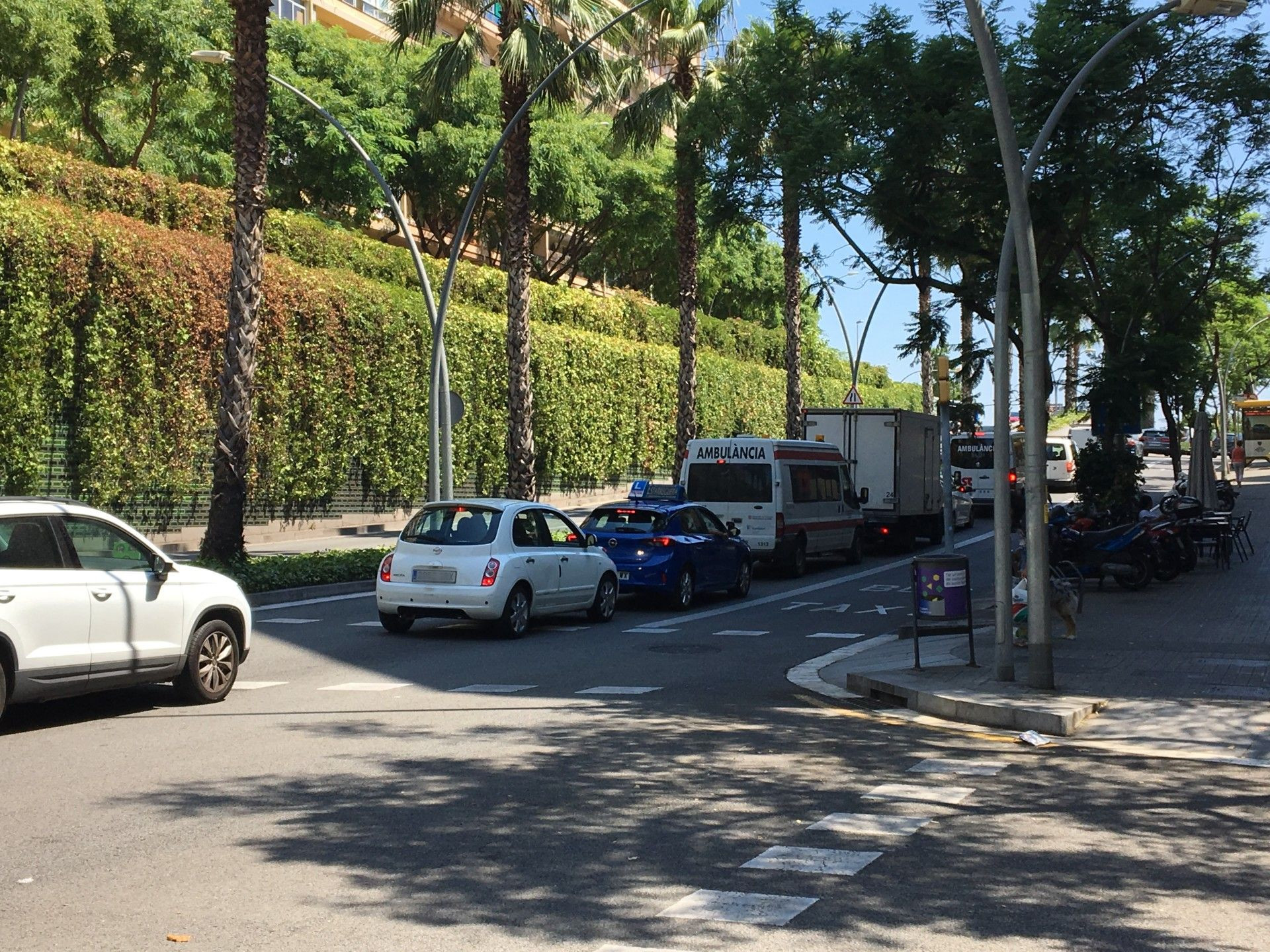 Tráfico denso en la ronda del Guinardó / METRÓPOLI - RP