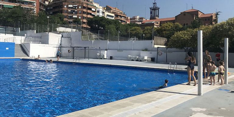 Piscina municipal del Guinardó en un día de verano / AJUNTAMENT DE BARCELONA