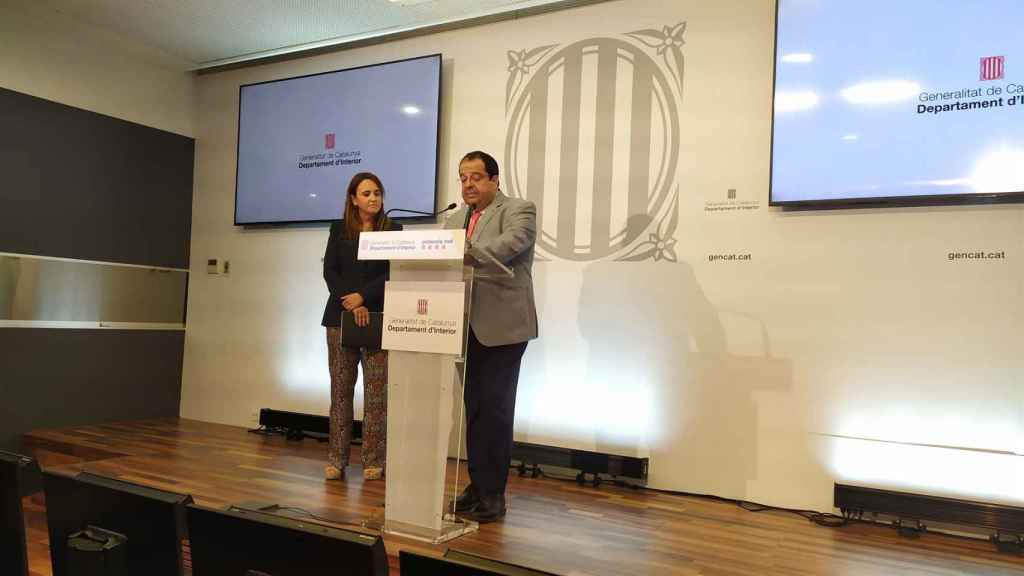 Rueda de prensa del conseller de Interior, Joan Ignasi Elena, junto a la directora general de Protección Civil, Mercè Salvat / EUROPA PRESS