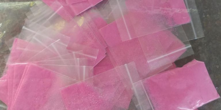 Bolsas de dosis de tusi o cocaína rosa / ARCHIVO