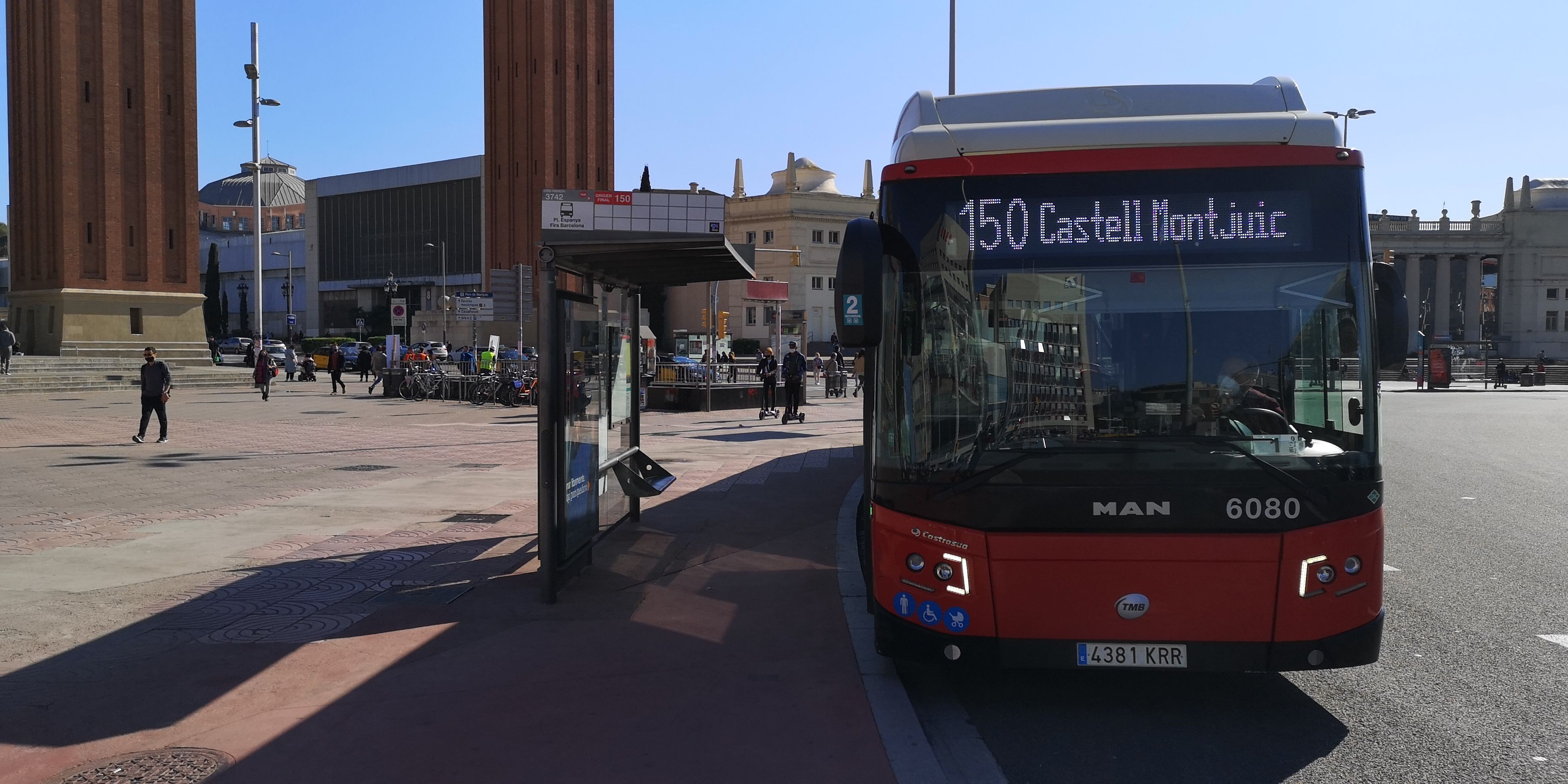 Un conductor de bus presuntamente drogado atropella a un turista en  Barcelona