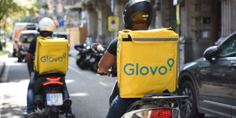 Repartidores de Glovo, en moto / ARCHIVO