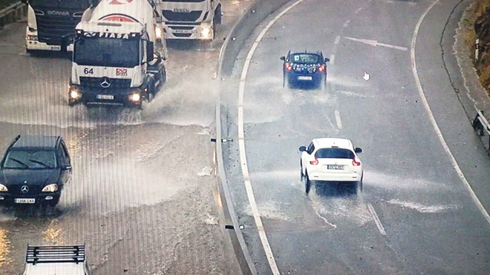 Coches circulando por la AP-7 / TRÀNSIT