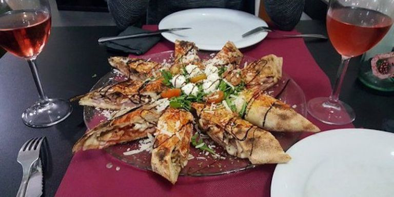 Pizza en forma de estrella para compartir en La Piccola Roma / INSTAGRAM