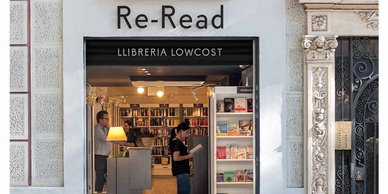 Fachada de una de las librerías de segunda mano Re-Read de Barcelona / ARCHIVO