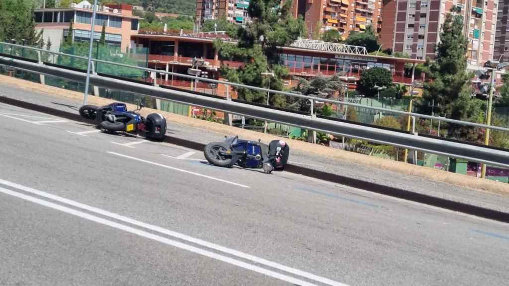 Dos de las motos de alquiler vandalizadas en la Vall d'Hebron / CEDIDA