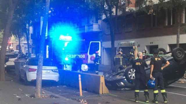 Imágenes del accidente en la calle de Sepúlveda de Sant Antoni / CEDIDA