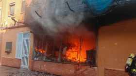 Incendio en Sant Adrià / BOMBERS