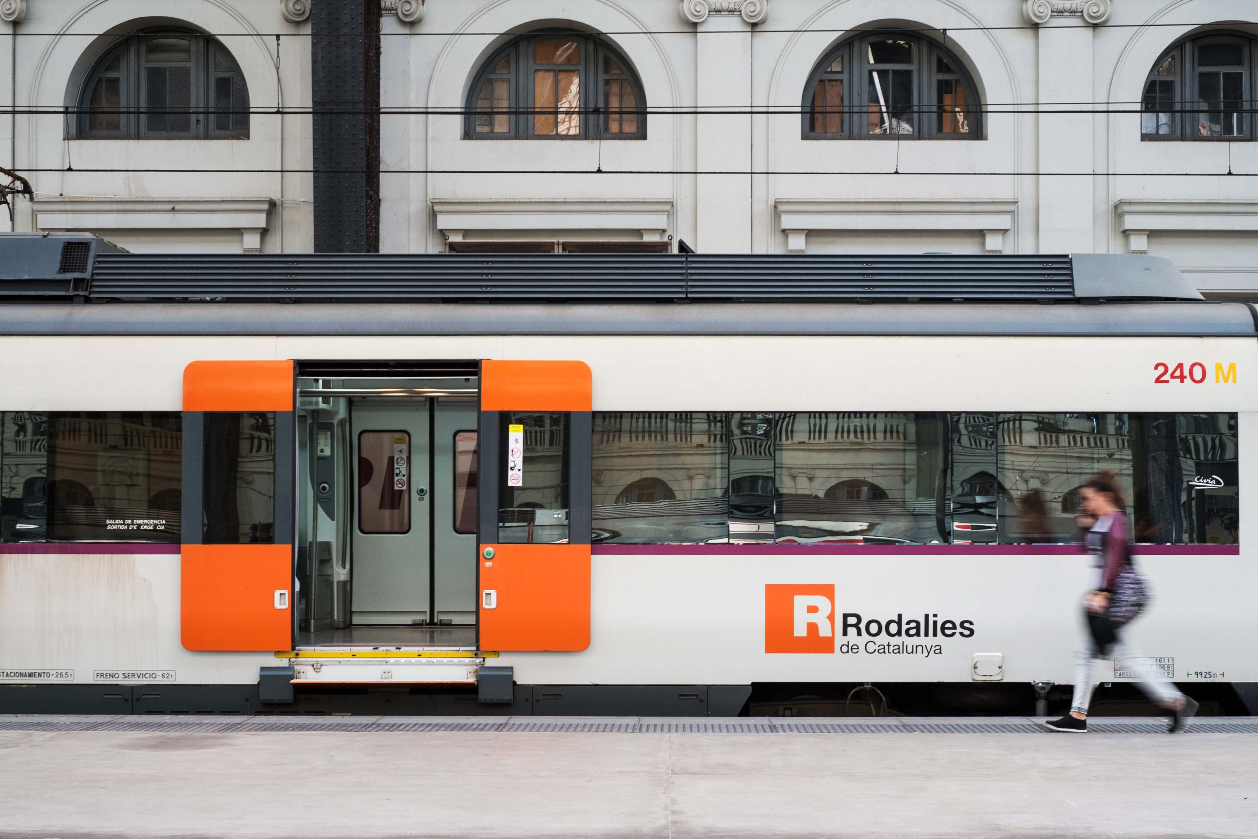 Un tren de Rodalies parado en la estación de Francia de Barcelona / EP