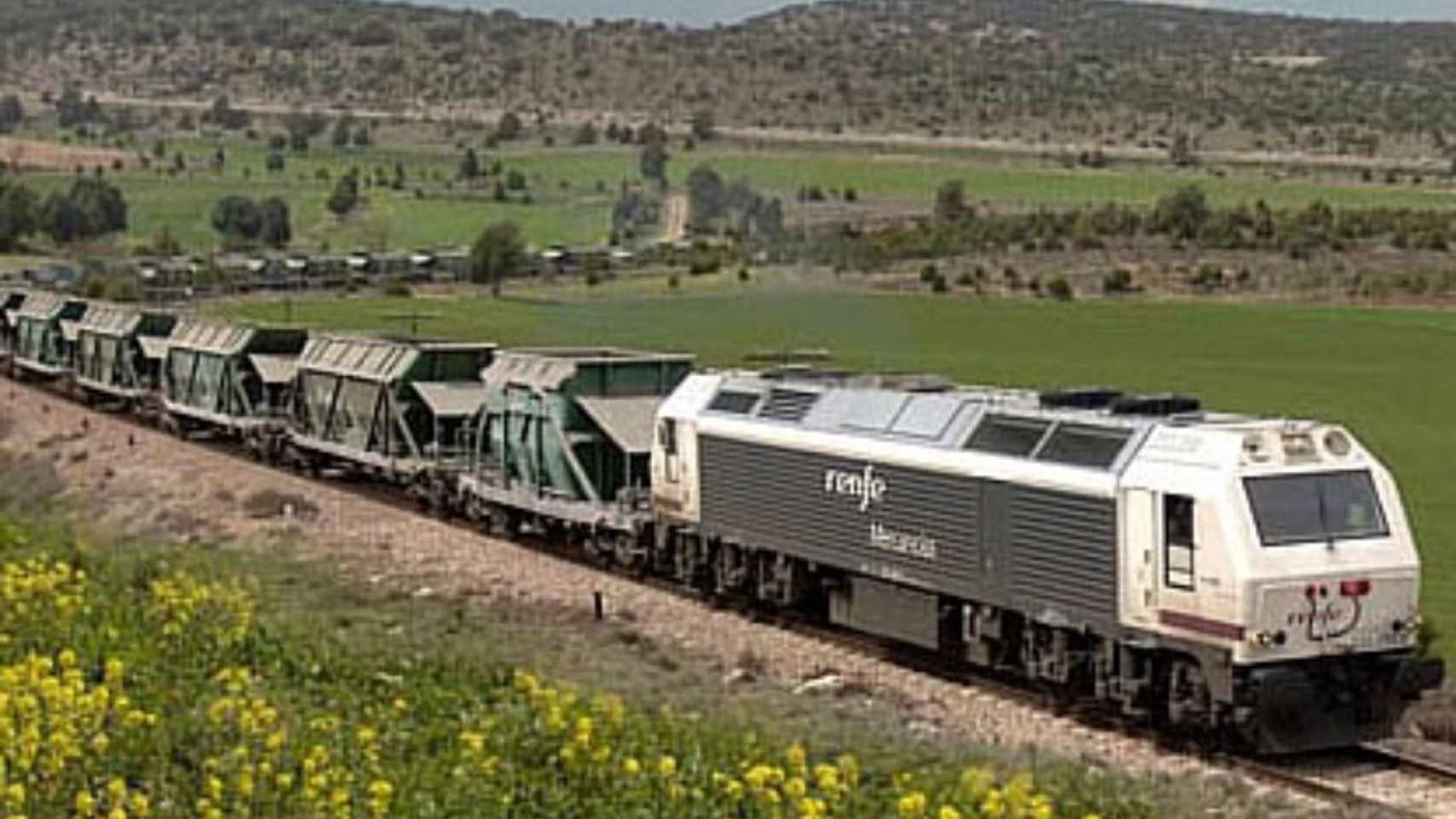 Un tren de mercancías de renfe / RENFE