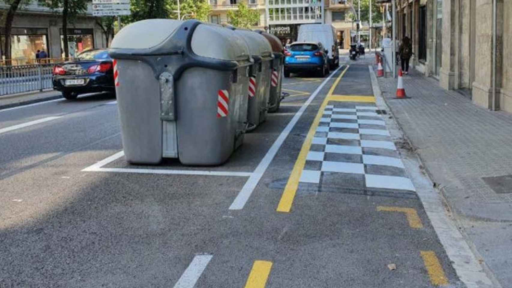 Carril bici de vía Augusta, entre las avenidas Diagonal y Riera de Cassoles / AJ BCN