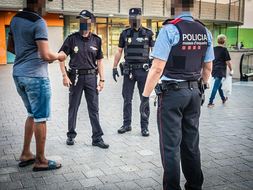 Mossos d'Esquadra y policías nacionales en una imagen de archivo