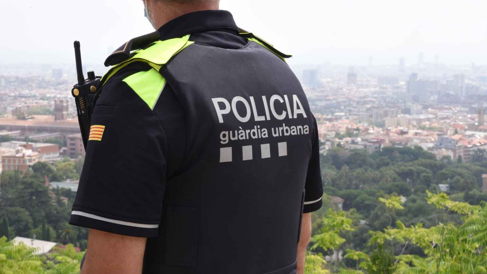 Un agente de la Guardia Urbana / GUARDIA URBANA