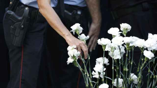Ofrenda floral por los atentados del 17 de agosto en Barcelona / EFE