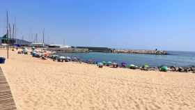 La playa de la Marina de Badalona / ÁNGELA VÁZQUEZ