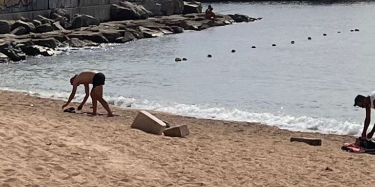 Rincón de la playa de la Mora donde se suele practicar nudismo / ÁNGELA VÁZQUEZ