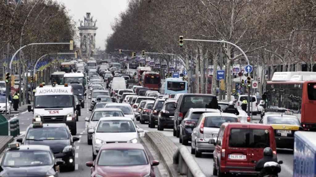 Tráfico en la Gran Via / EFE