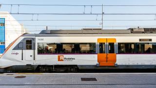 Una avería deja sin servicio de megafonía e información a varias estaciones de Rodalies en Barcelona