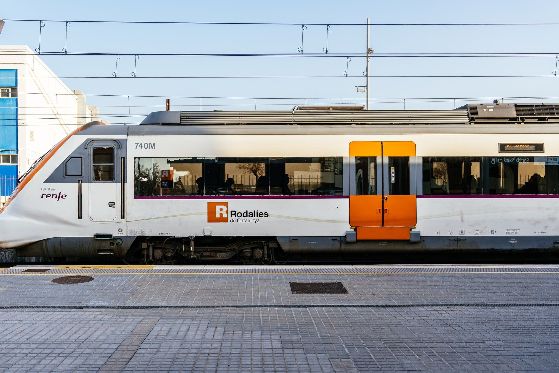 Tren de Rodalies en una estación