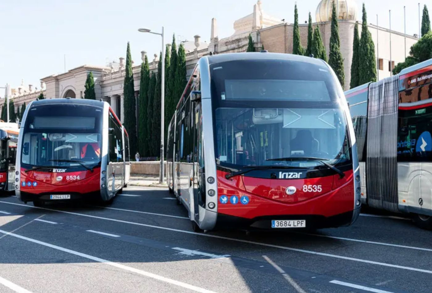 Buses eléctricos de TMB en una imagen de archivo / TMB