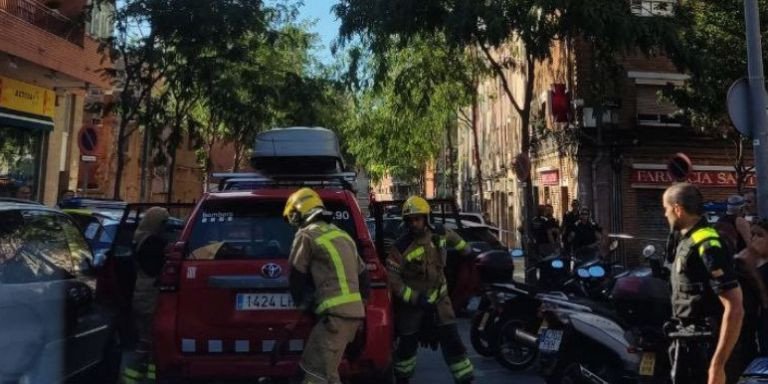 Actuación de los bomberos en el lugar de los hechos / BOMBERS