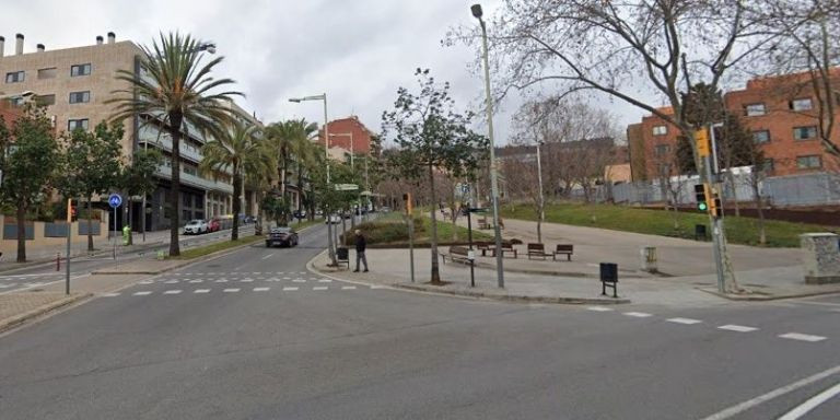 Confluencia de la avenida de Vallcarca con la calle de Esteve Terrades / GM