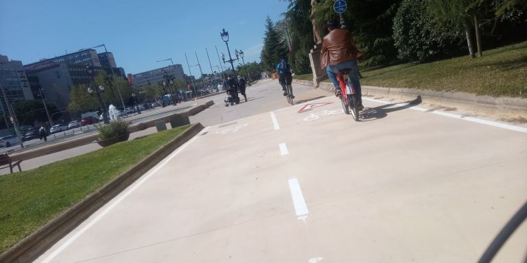 Carril bici en la avenida Diagonal / AJ BCN