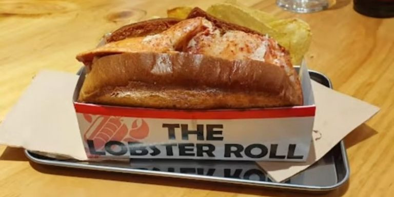 Lobster Roll / THE FORK