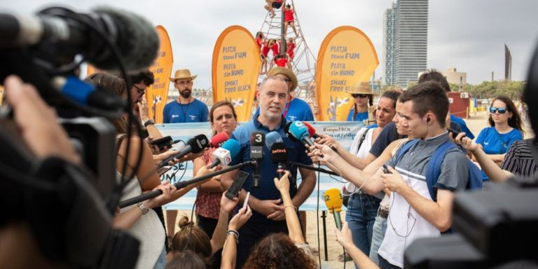 Eloi Badia, concejal de Emergencia Climática y Transición Ecológica del Ayuntamiento de Barcelona, durante un contacto con la prensa / EP