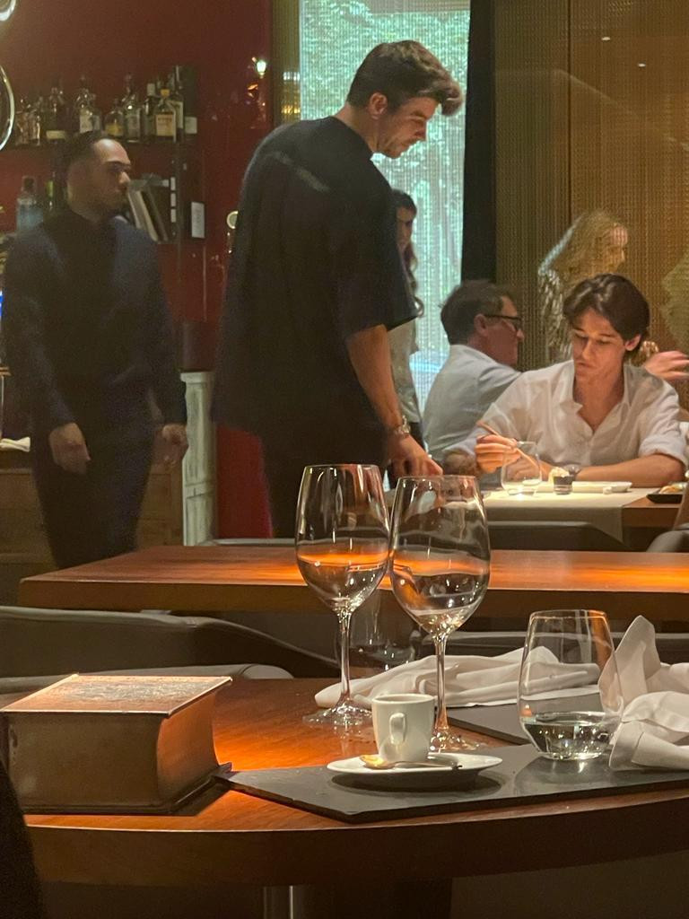 Piqué, en el Sushi Bar 99 de Barcelona / METRÓPOLI