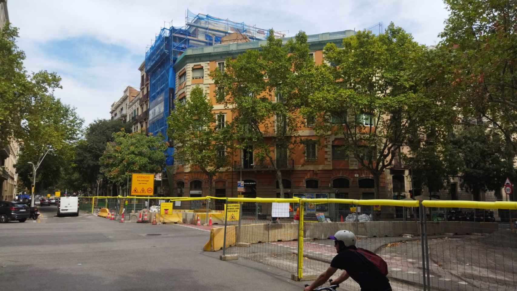 Calle de Consell de Cent, una de las calles de la 'superilla' del Eixample que impulsa Colau / METRÓPOLI - JORDI SUBIRANA