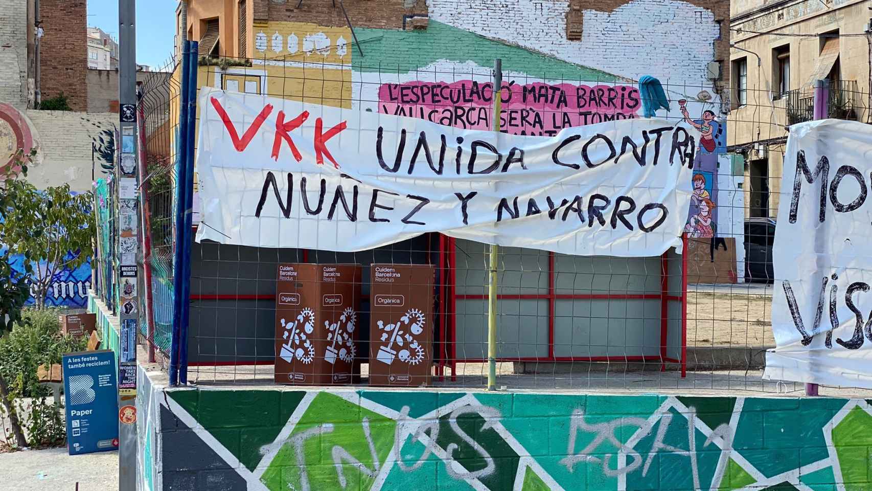 Una de las pintadas realizadas por los okupas en Vallcarca / CEDIDA