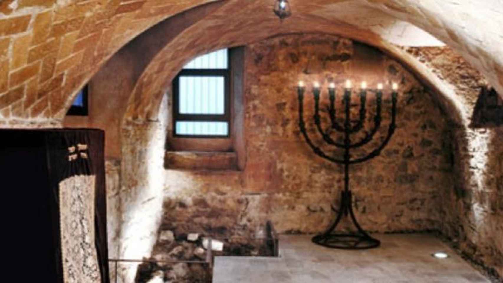 Una de las salas de la Sinagoga de Barcelona