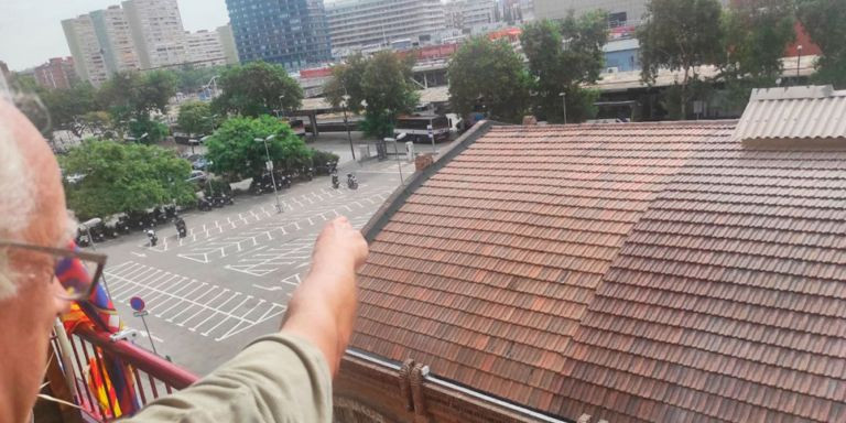 Terraza de uno de los vecinos directamente afectados por el Tanatorio de Sants / CG