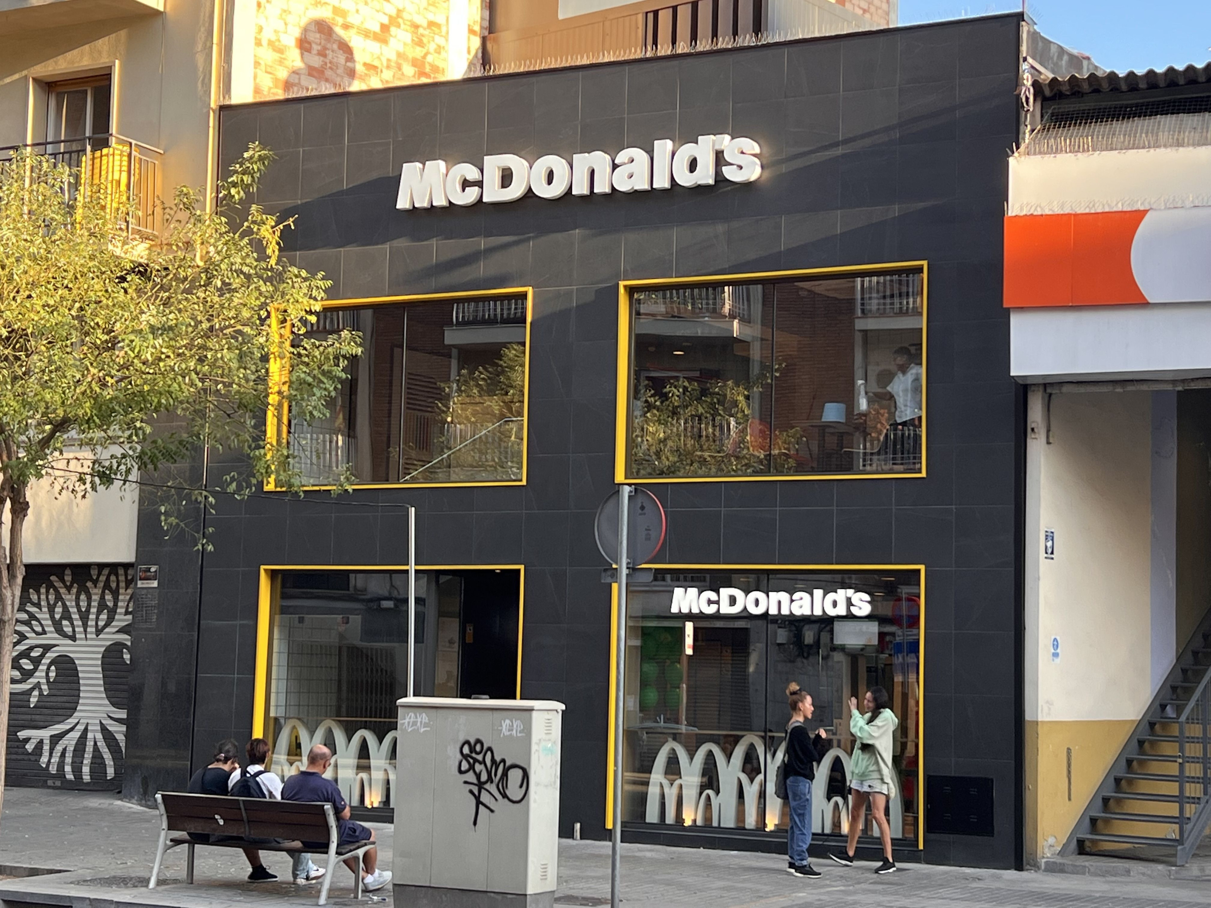 Fachada del restaurante McDonald's de Horta-Guinardó, en Barcelona / MCDONALD'S