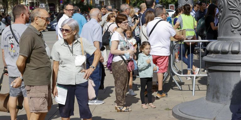 Manifestación por el castellano en Barcelona / EFE - TONI ALBIR