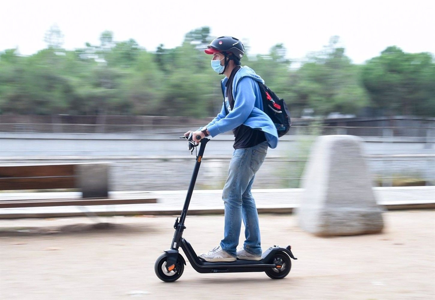 Usuario de un patinete eléctrico / EUROPA PRESS