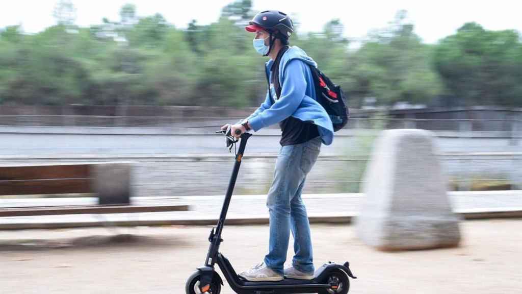 Usuario de un patinete eléctrico / EUROPA PRESS