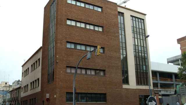 Antiguo colegio Maristas de Sabadell, donde los Mossos d'Esquadra han detenido a un profesor por violar a una menor / ARCHIVO