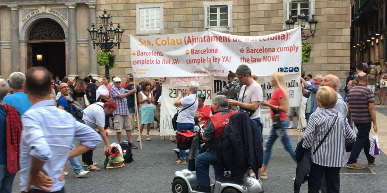 Protesta por la accesibilidad en Barcelona / METRÓPOLI - RP