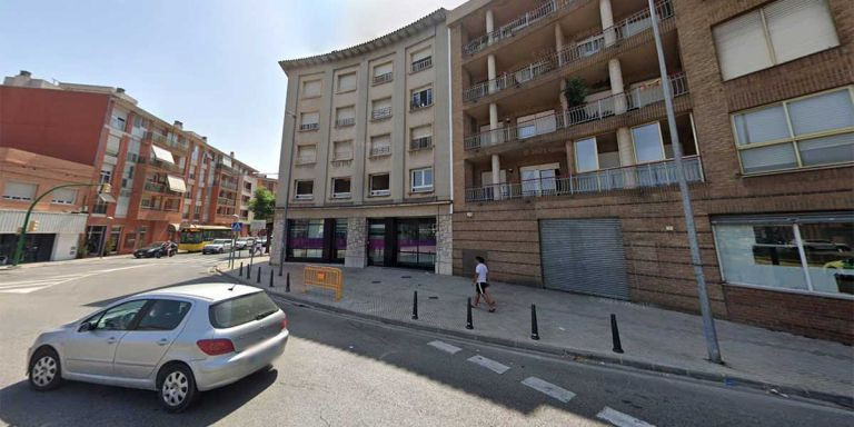 Exterior del bingo de Tortosa donde se cometió el crimen / GOOGLE MAPS