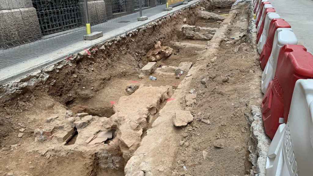 Restos del monasterio de Santa Maria de Jonqueres en vía Laietana / TWITTER