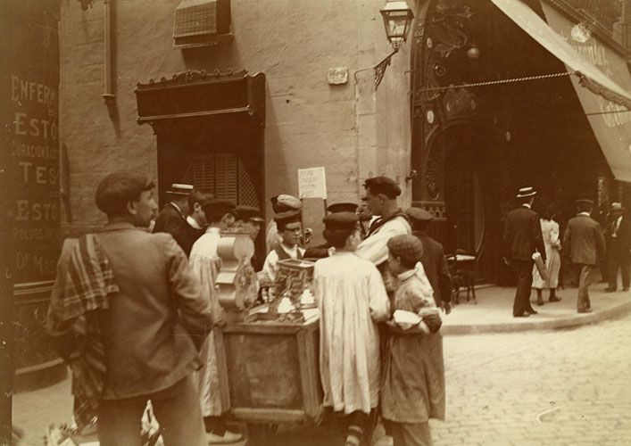 Una paradita de alimentación frente a la calle de Bonsuccés