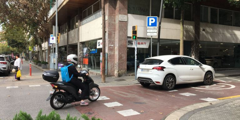 Confluencia de la avenida de Madrid con la calle de Galileu / METRÓPOLI - RP