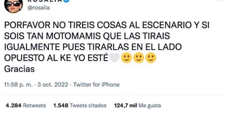 Tuit de Rosalía en el que pide que no le lancen cosas en sus shows / TWITTER