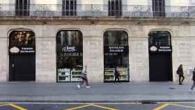 La fachada principal de la tienda Torrons Vicens en la Rambla / JORDI SUBIRANA - METRÓPOLI