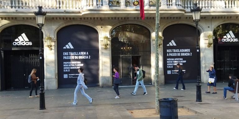 Tienda actual de Adidas en el paseo de Gràcia / METRÓPOLI - JORDI SUBIRANA