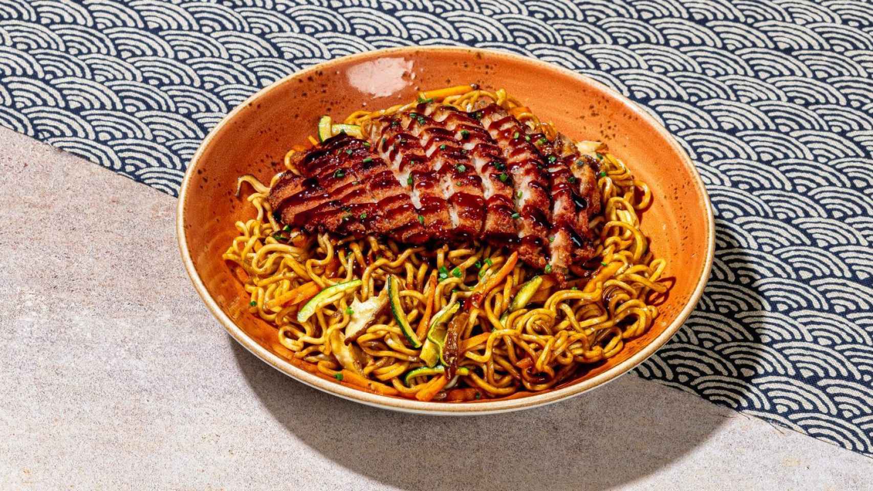 Imagen del nuevo Corral Vegan Yakisoba / UDON