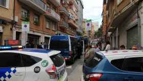 Mossos y Guardia Urbana en el local okupado del Bon Pastor este jueves / MOSSOS D'ESQUADRA