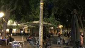 Terraza del bar-restaurante 'Nou Candanchú', ubicado en la plaza de la Vila de Gràcia, en Barcelona / DF